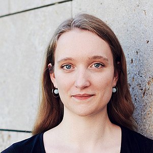 Shoulder portrait of Nicole Ludwig (image: Elia Schmid / Tübingen AI Center)